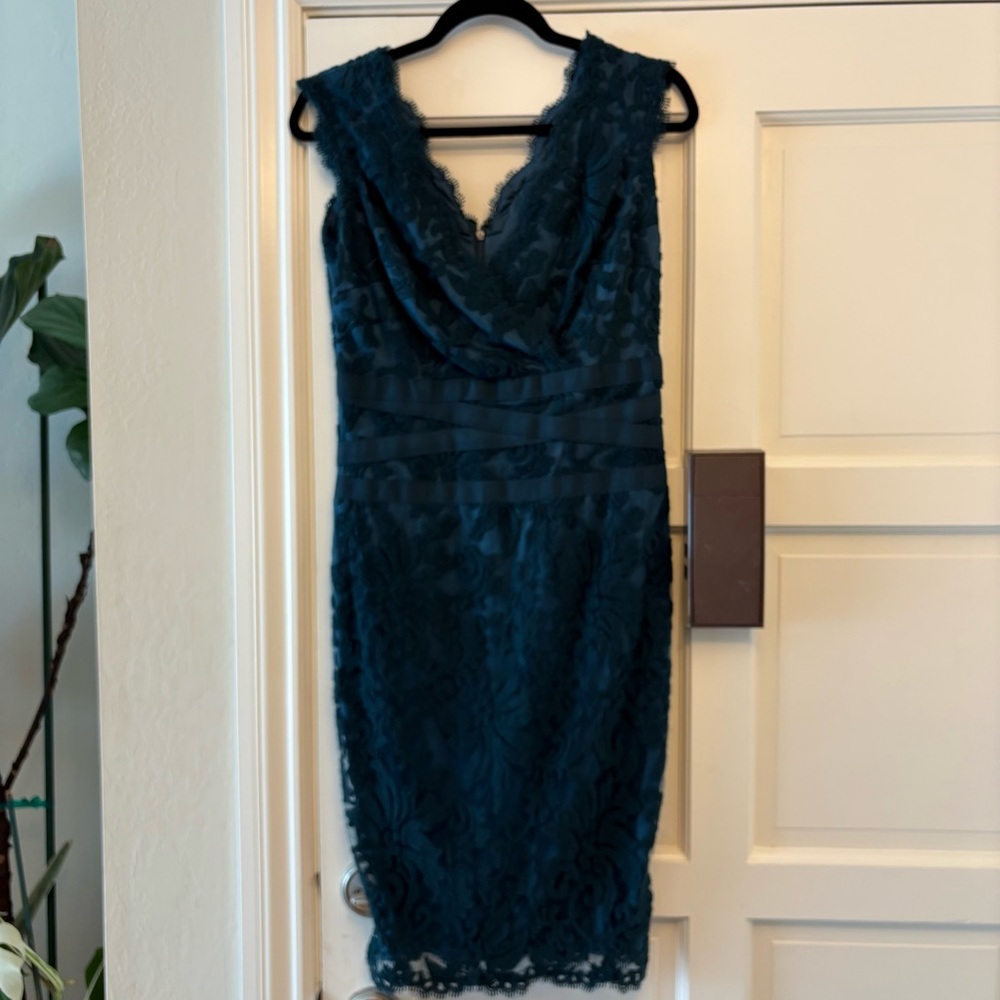 Nordstrom Tadashi Shoji Teal Sleeveless Formal Embroidered Dress - Size 8